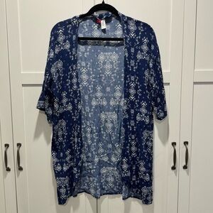 Divided Navy and White Floral Kimono